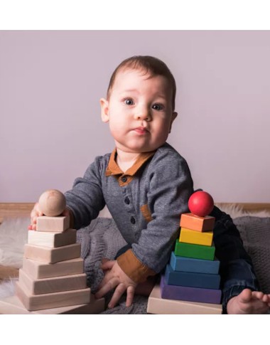 Torre apilable de madera. Arcoiris Montessori